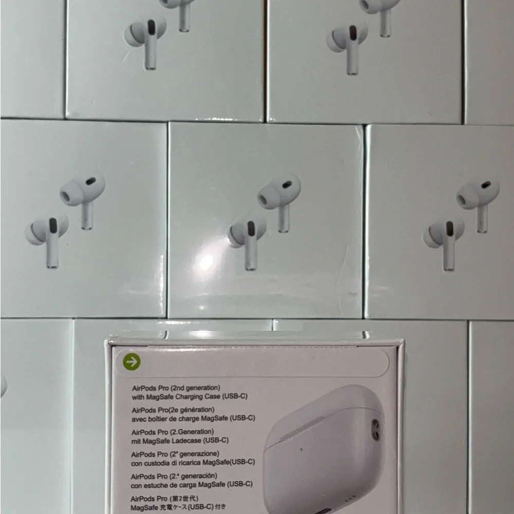 Apple AirPods Pro (2nd Generation) with MagSafe Charging Case - White